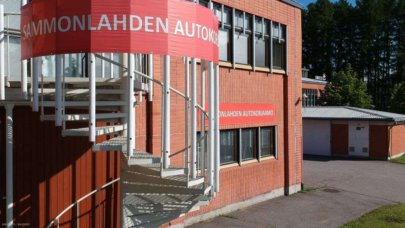 SAK Autohuollon julkisivu